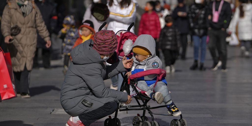 Atasi Populasi Terus Menurun, Kampus di China Ajarkan soal Percintaan Atasi Populasi Terus Menurun, Kampus di China Ajarkan soal Percintaan