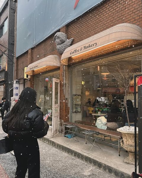 FOTO: Gaya Santai Iris Wullur Liburan ke Jepang Tanpa Suami, Pamer Senyum Manis di Tengah Ramai Dugaan Diselingkuhi