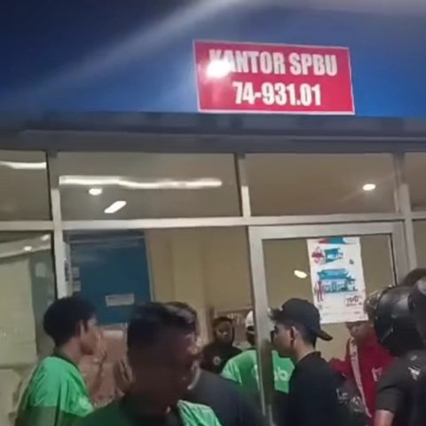 Motor Ratusan Driver Ojek Online di Kendari Mogok Usai Isi BBM di SPBU, Polisi Turun Tangan Selidiki