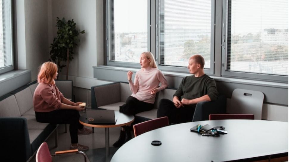 7 Kebiasaan Sepele Ini Bisa Bikin Kamu Terlihat Amatiran, Jangan Remehkan! 7 Kebiasaan Sepele Ini Bisa Bikin Kamu Terlihat Amatiran, Jangan Remehkan!