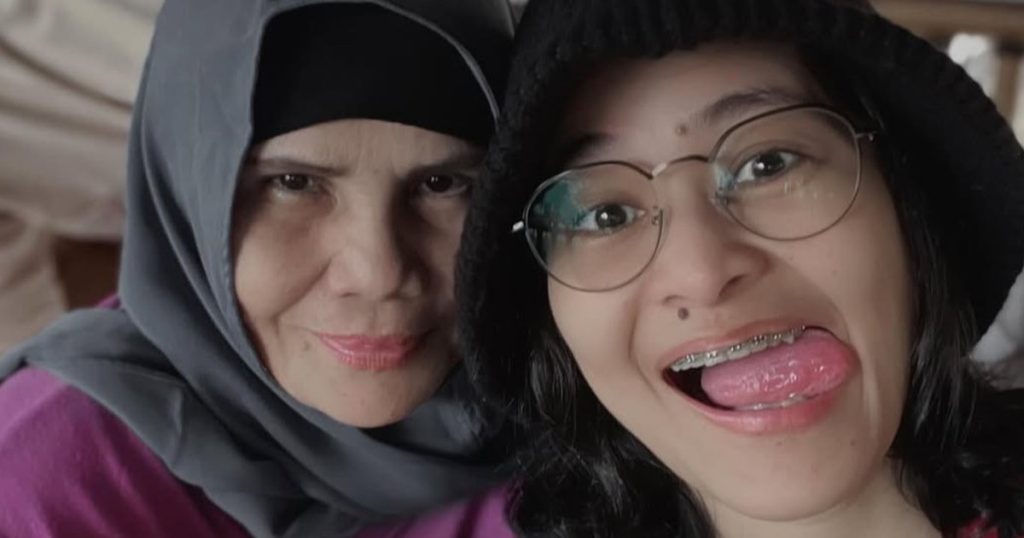 5 Potret Mita The Virgin Habiskan Waktu Bersama Sang Ibunda Sebelum Meninggal, Kini Tinggal Kenangan 5 Potret Mita The Virgin Habiskan Waktu Bersama Sang Ibunda Sebelum Meninggal, Kini Tinggal Kenangan