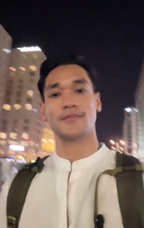 7 Potret Afgan Tiba di Mekkah Siap Tunaikan Ibadah Haji, Minum Es Teh di Madinah hingga Dapat Kejutan Ulang Tahun ke-36