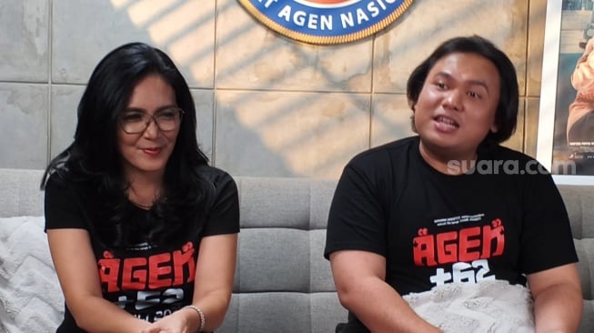 Rieke Diah Pitaloka dan Keanu AGL ditemui dalam acara promosi film +62 di kawasan Kemang, Jakarta Selatan, Jumat, 13 Juni 2025. [Adiyoga Priyambodo/Film & TV]