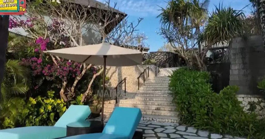 Mewah, Potret Taman Belakang dan Kolam Renang Villa Maia Estianty di Bali dengan Sentuhan Tropis