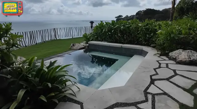 Potret Taman dan Kolam Renang Villa Maia Estianty di Bali/Youtube/MAIA ALELDUL TV