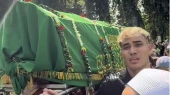 Viral Aisar Khalied Bikin Konten di Pemakaman Affan, Panen Hujatan Warganet