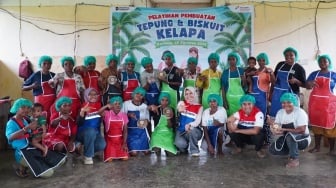 Pelatihan Pembuatan Tepung & Biskuit bagi Perempuan Adat Kasimle