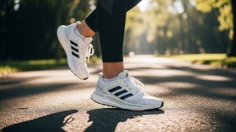 5 Rekomendasi Sepatu Jalan Wanita di Planet Sports Asia: Nyaman Dipakai, Gak Bikin Cepat Capek!