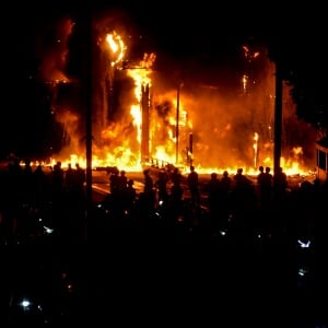 Malam Mencekam Jakarta Saat Aksi 29 Agustus 2025