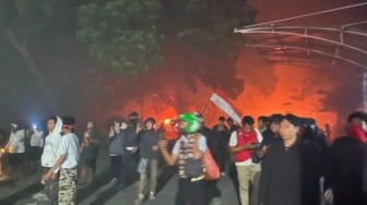 Kediri Jadi Lautan Api! Kantor Bupati, DPRD Hingga Museum Dijarah dan Dibakar