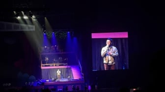 Bikin Haru, Ariel NOAH Bawakan Lagu Ambilkan Bulan Bu di Konser Jumbo