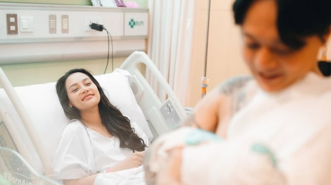 Erika Carlina Resmi Jadi Ibu, Sambut Kelahiran Putra Pertamanya: Andrew Raxy Neil (Instagram)