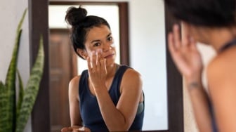 Pakai Sunscreen Berapa Kali Sehari? Begini Cara Re-apply Sunscreen dengan Benar