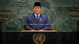 Terpopuler: Prabowo Disorot Media Israel, Aksi Unboxing Gaji Pencuci Tray MBG Jadi Omongan