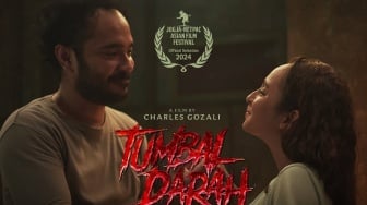Adegan Marthino Lio Ditabrak Mobil di Film 'Tumbal Darah' Bikin Kaca Mobil Beneran Pecah