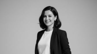 Sulap Diri Jadi Makin Berkelas, Pakai 5 Prompt Viral Foto AI Hitam Putih Ini