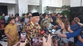 Dana Transfer Dipangkas, Gubernur Sumbar Minta Pusat Ambil Alih Gaji ASN Daerah Rp373 T!