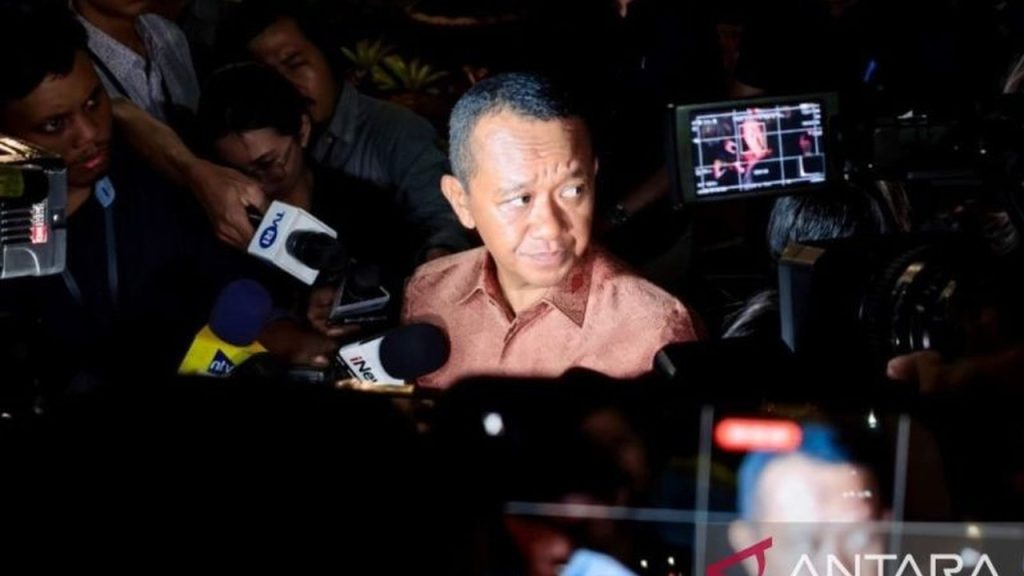 Prabowo Tegaskan Penegakan Aturan di Bandara Morowali, Bahlil: Jangan Pandang Bulu