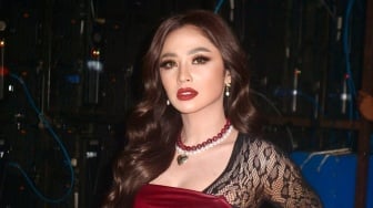 Dewi Perssik Kena Hoaks 'Usir Irish Bella', Curigai Keterlibatan Buzzer