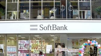 SoftBank Sutradara Merger Dua Musuh Bebuyutan GoTo dan Grab