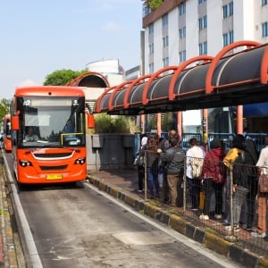 Beban Subsidi Terlalu Besar, Pemprov DKI akan Menaikkan Tarif Transjakarta